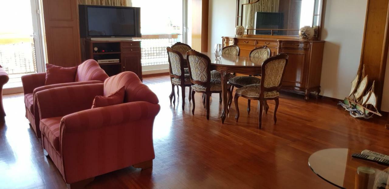 Perfect Beachfront Apartment Atina Dış mekan fotoğraf